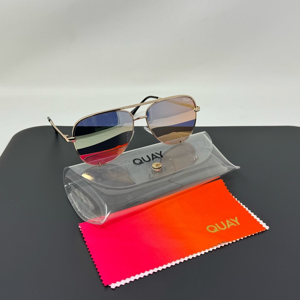 Quay high key mini aviators gold gold lenses